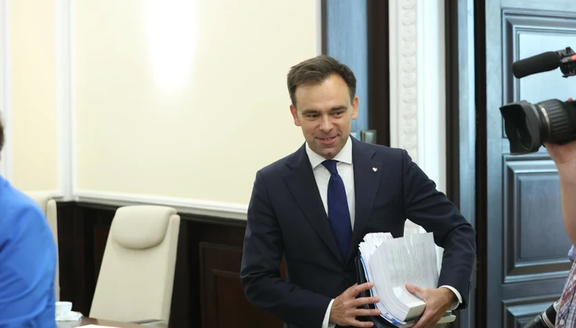 Rafał Woś: Źle się dzieje w uśmiechniętych finansach publicznych. I nie chodzi wcale o dług
