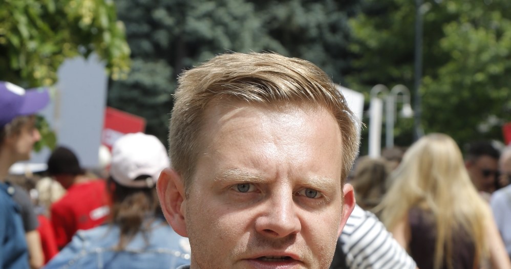 Rafał Zawierucha podczas protestu ludzi kina 11 czerwca 2024 roku /Jarosław Wojtalewicz /AKPA