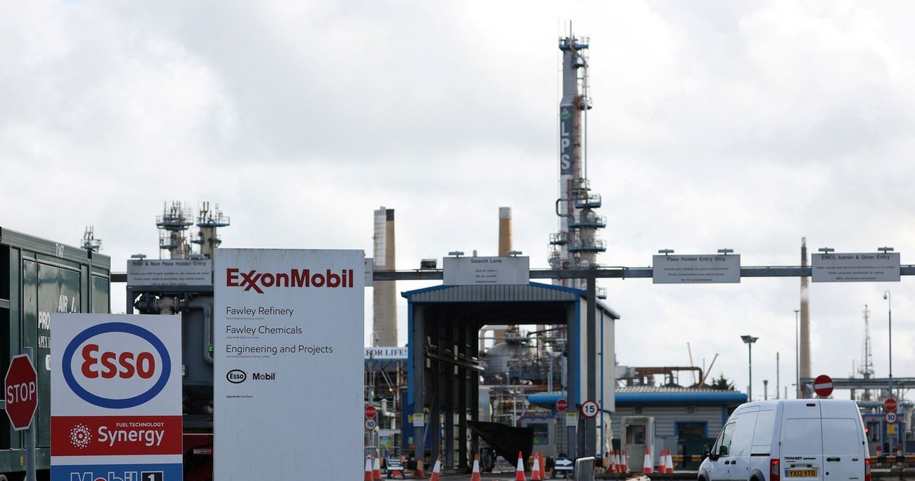 Rafineria ExxonMobil w Fawley k. Southampton w Anglii /AFP