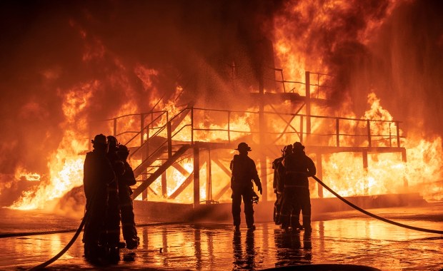 ​Rafineria i elektrownia pod ostrzałem: Kolejne sygnały o ukraińskich atakach w głębi Rosji