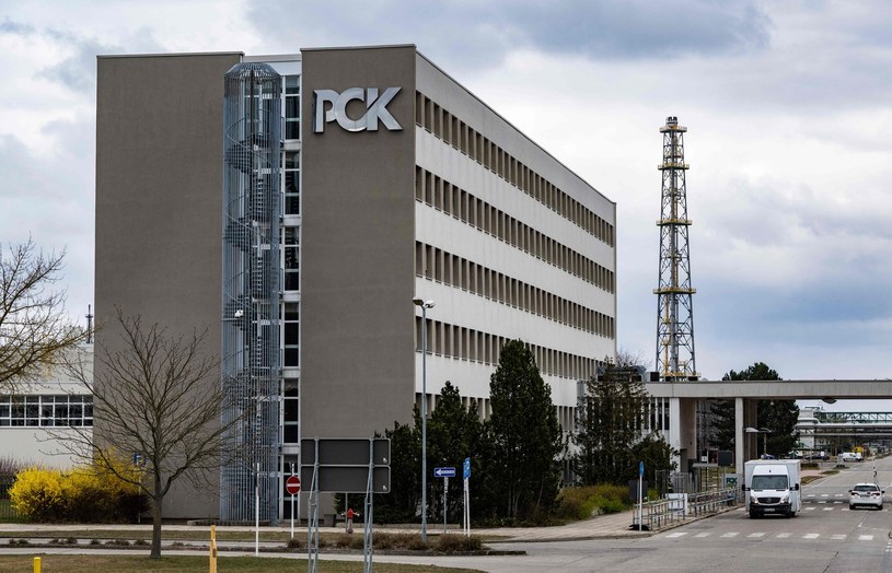 Rafineria PCK Schwed - niemiecki rząd przejął nad nią kontrolę /AFP