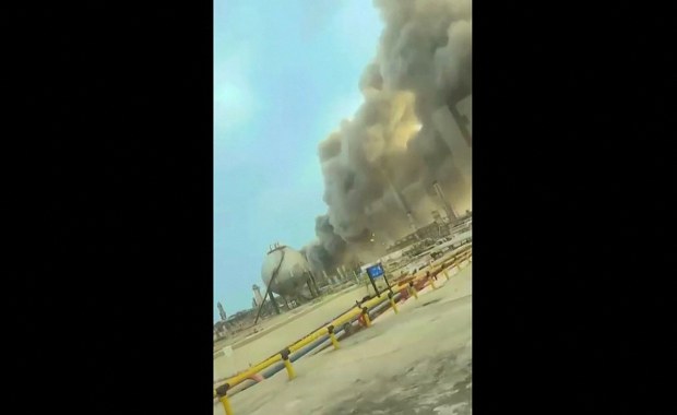 Rafineria pod ostrzałem. Kolejne państwo grozi atakiem na Iran