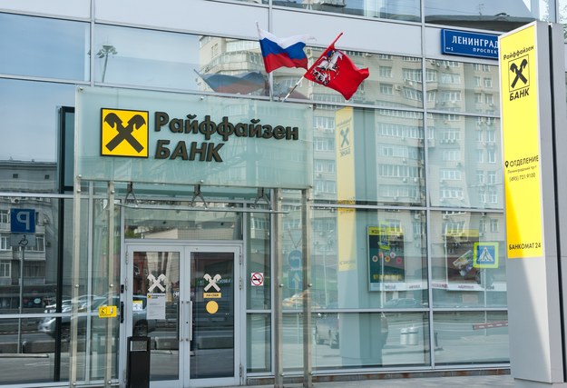 Raiffeisen Bank nadal działa w Rosji /Shutterstock