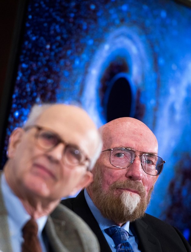 Rainer Weiss i Kip Thorne /SHAWN THEW    /PAP/EPA