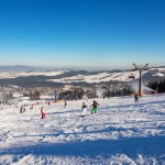 Raj dla narciarzy rzut beretem od Zakopanego. Taniej i bez kolejek na stoku