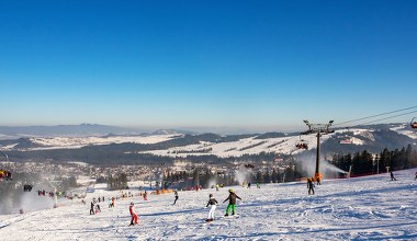 Raj dla narciarzy rzut beretem od Zakopanego. Taniej i bez kolejek na stoku