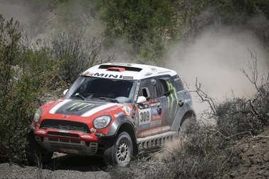 Rajd Dakar 2014: Hołowczyc dziewiąty, udany dzień Polaków