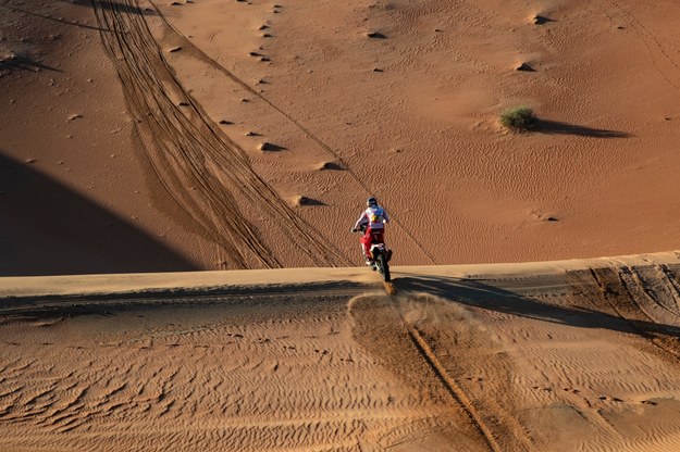 Rajd Dakar 2020. Na zdjęciu: Hiszpan Laia Sanz na trasie 11. etapu /ANDRE PAIN /PAP/EPA