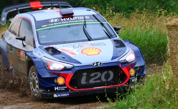 Rajd Polski: Neuville liderem, Evans wygrał na torze