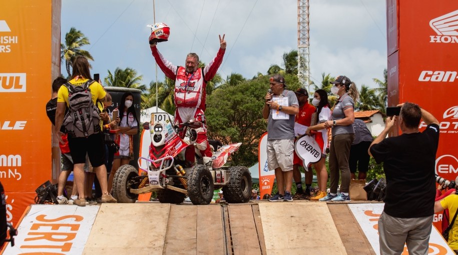 Rajd Sertoes: Rafał Sonik liderem Pucharu Świata /Materiały prasowe