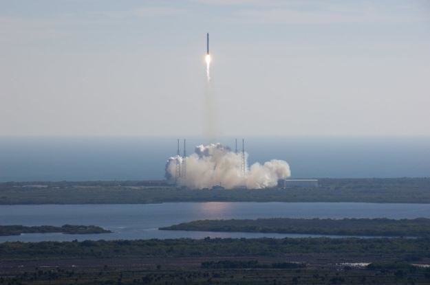 Rakieta Falcon 9 / fot.Alan Ault/NASA /materiały prasowe