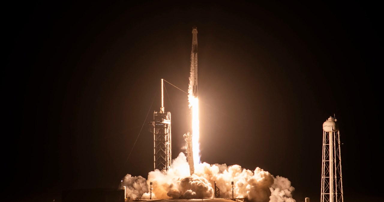 Rakieta Falcon 9, która wyniosła kapsułę Dragon z załogą Crew-8 na ISS. /SpaceX /materiały prasowe