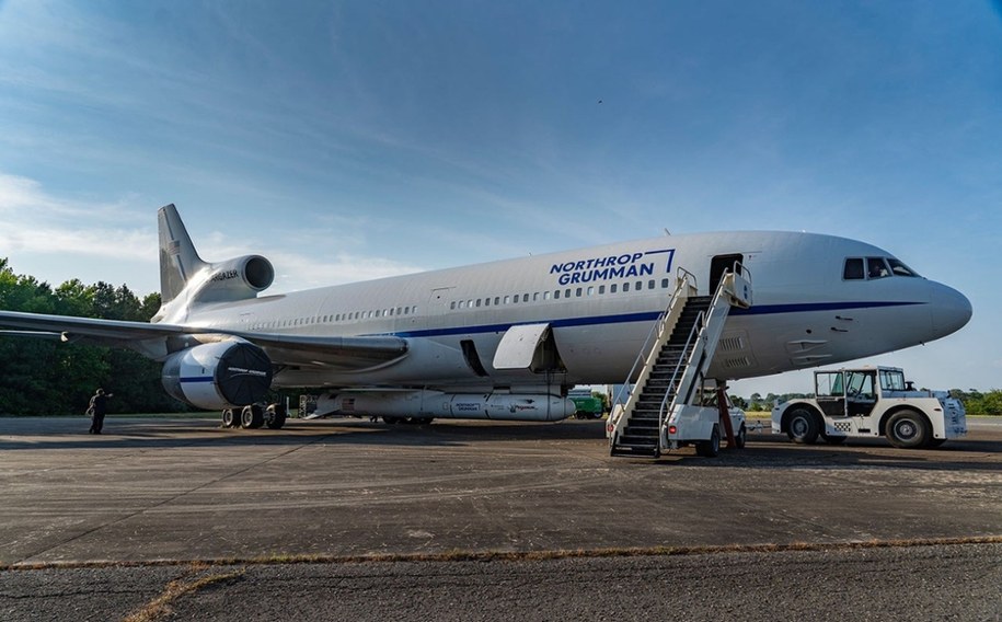 Rakieta Pegasus XL przyłączona do samolotu Stargazer, Lockheed L-1011 /Fot. NASA/Ron Beard /Materiały prasowe
