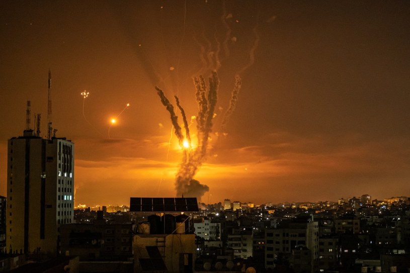 Rakiety wystrzelone w kierunku Izraela z północnej Strefy Gazy i odpowiedź izraelskiej Żelaznej Kopuły - 14 maja 2021 r. /Fatima Shbair/Getty Images /Getty Images