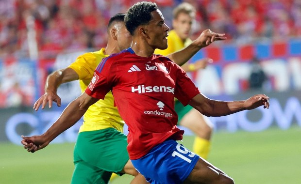 Raków Częstochowa rozgromił rywala. Druga połowa zmieniła wszystko