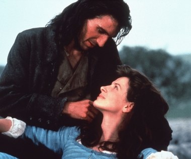 Ralph Fiennes i Juliette Binoche w "Wichrowych wzgórzach"