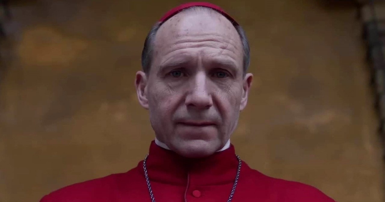Ralph Fiennes w filmie "Konklawe" /ACCESS ENTERTAINMENT - FILMNATIO/Collection ChristopheL via AFP /AFP