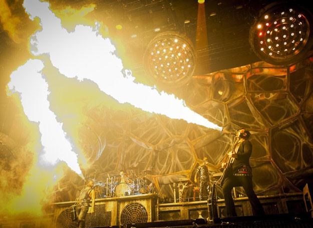 Rammstein słynie z widowiskowych koncertów - fot. Dariusz Lachowski /East News