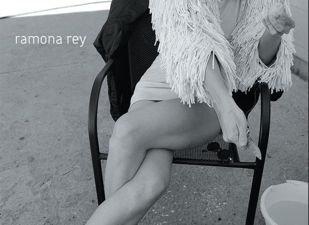 Ramona Rey na okładce swojej trzeciej płyty /