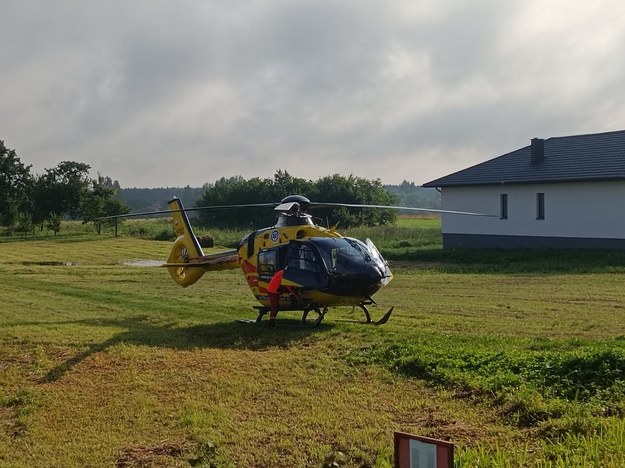 Ranną kobietę do szpitala przetransportował śmigłowiec LPR /KP PSP Staszów /Państwowa Straż Pożarna
