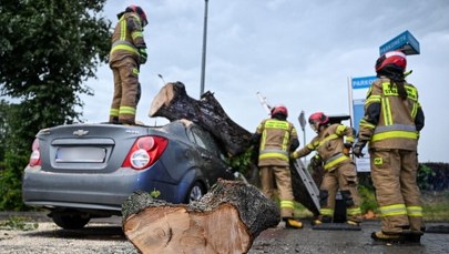 Ranni, podtopienia i setki uszkodzonych dachów. Burze i nawałnice nad Polską