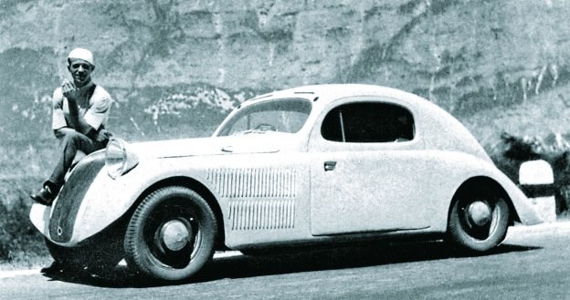 Rapid (1935 r.)  Pierwsza Skoda o tej nazwie rozwijała prędkość maks. – zależnie od wersji – od 100 do 110 km/h. /Motor