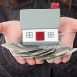 Raport NBP: Ceny mieszkań spadają, deweloperzy mogą upadać 
