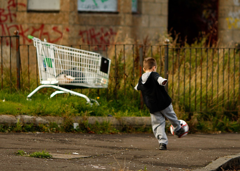 Raport UNICEF "Ubóstwo Dzieci" wykazał, że prawie 1,3 mln dzieci w Polsce jest pozbawionych dostępu do podstawowych dóbr niezbędnych do ich rozwoju /Jeff J Mitchell /Getty Images