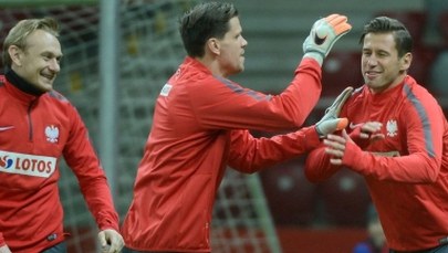 Raport ze zgrupowania: przyjazd piłkarzy, obowiązki sponsorskie i Wojciech Szczęsny w pociągu