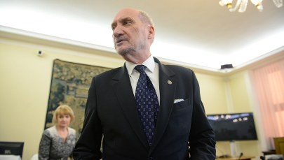 Raport zespołu parlamentarnego: Tu-154M rozpadł się w powietrzu 