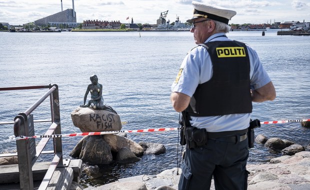 "Rasistowska ryba". Pomnik Małej Syrenki w Kopenhadze zdewastowany