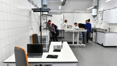 Ratowanie papierowych zabytków. W Muzeum II Wojny Światowej powstała nowa pracownia  