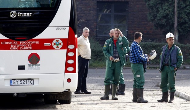 Ratownicy górniczy przygotowują się do akcji /Andrzej Grygiel /PAP
