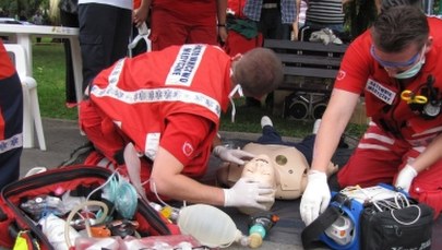 Ratownicy medyczni grożą protestem. Nie dostali odpowiedzi ws. podwyżek