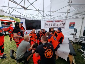 Ratownicy medyczni z "białego miasteczka" protestują dalej. Nie zgadzają się na zapisy porozumienia