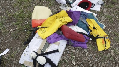 Ratownicy nadal szukają ciał pasażerów malezyjskiego samolotu 