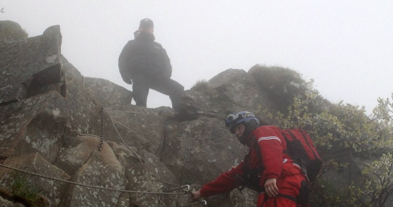 Ratownicy w drodze na miejsce katastrofy awionetki