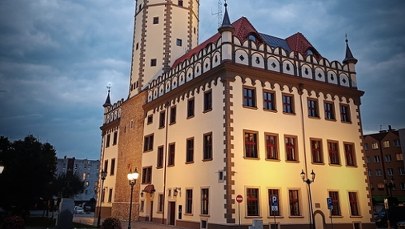 Ratusz w Strzelinie odbudowany. Gmina świętuje jego otwarcie