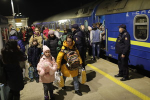 Ratusz: W Warszawie brakuje miejsc dla uchodźców. Wojewoda uspokaja