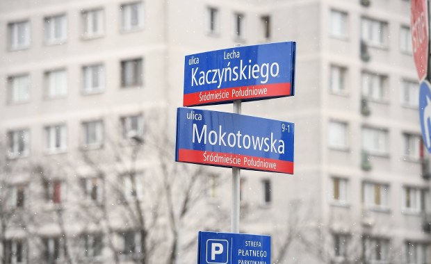 Ratusz: Wojewoda powinien zapłacić za koszty dekomunizacji w stolicy