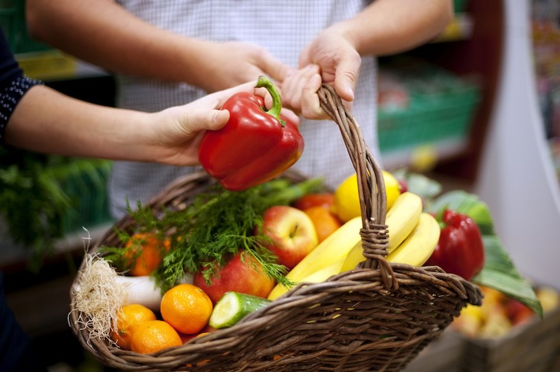 Raw food to dieta bezpieczna - w końcu warzywa i owoce to samo zdrowie! /123RF/PICSEL