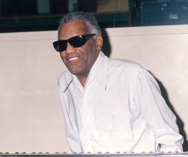 Ray Charles stał się symbolem walki z podziałami. Przeszedł ciężką drogę