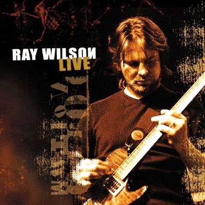 Ray Wilson na okładce płyty "Live" /