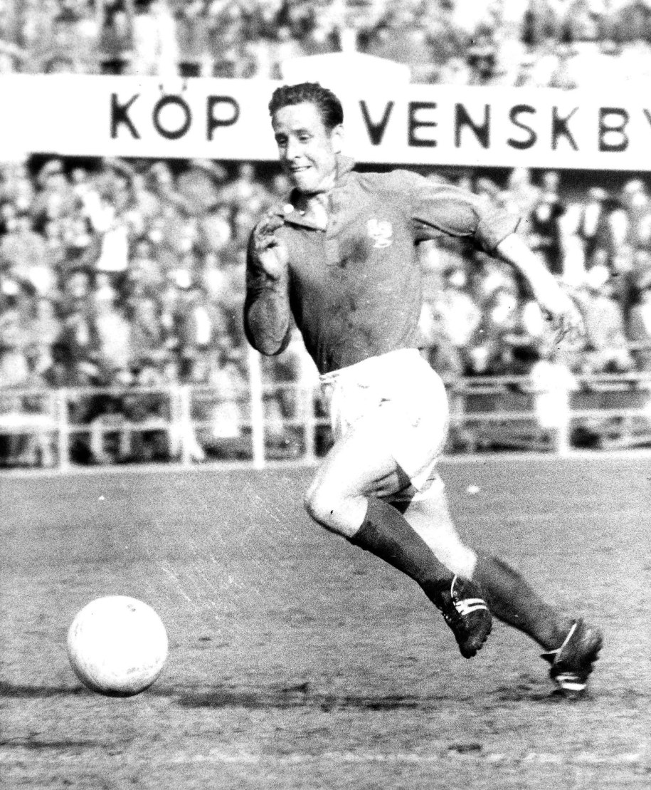 Raymond Kopa /FEP / PanoramiC /PAP