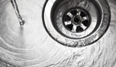 Raz w miesiącu gotuję i daję do zlewu. Nie mam problemu z zatkanymi rurami