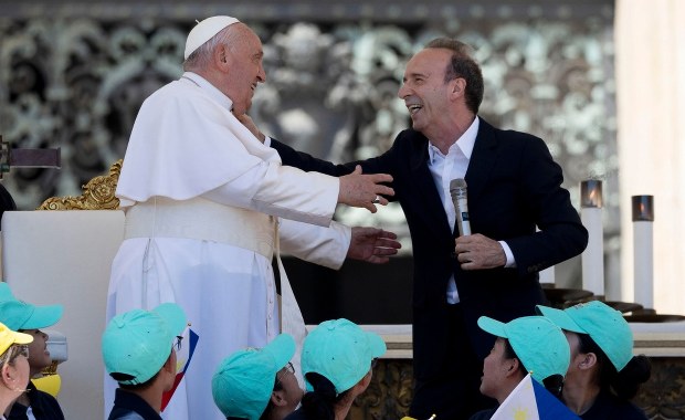 "Razem z papieżem stworzymy szeroką koalicję". Benigni u Franciszka