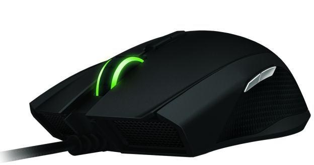 Razer Taipan ma symetryczną budowę, dzięki czemu leworęczni gracze nie będą czuli się pokrzywdzeni /Informacja prasowa