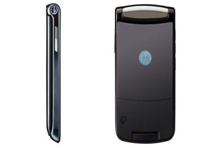 RAZR2 model V9 (CDMA) /materiały prasowe