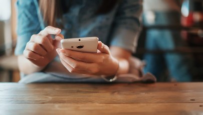 RCB wysyła wiadomości do uchodźców. Informuje w nich o pociągach do Niemiec