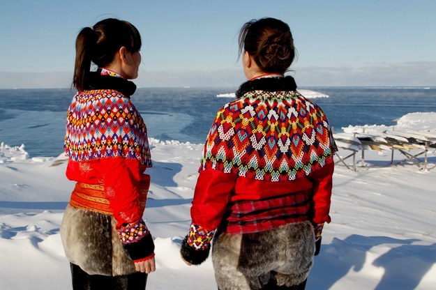 Rdzenne mieszkanki Grenlandii na zdjęciu ilustracyjnym /Shutterstock